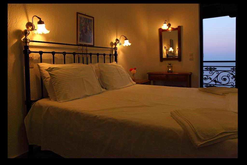 Mando Beachfront Stafylos Dış mekan fotoğraf